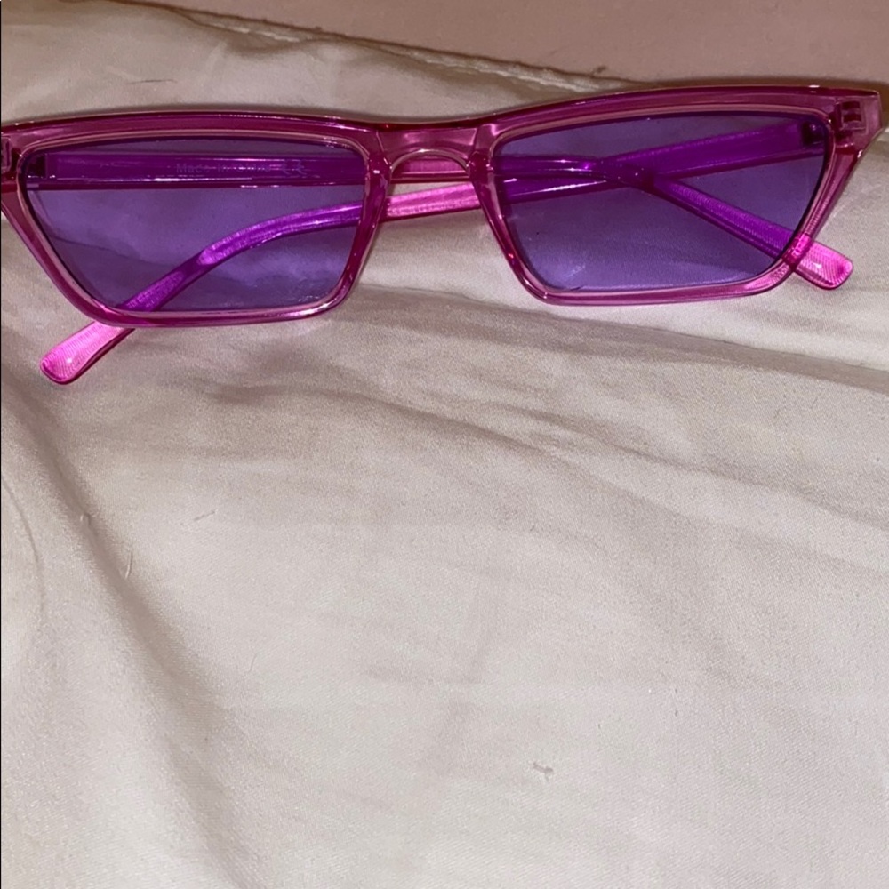 Tiny trendy glasses